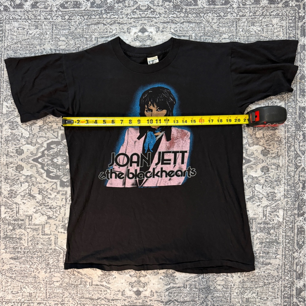 Joan Jett & The Blackhearts Vintage Band Concert Tshirt 1982 I Love Rock & Roll - Picture 4 of 11